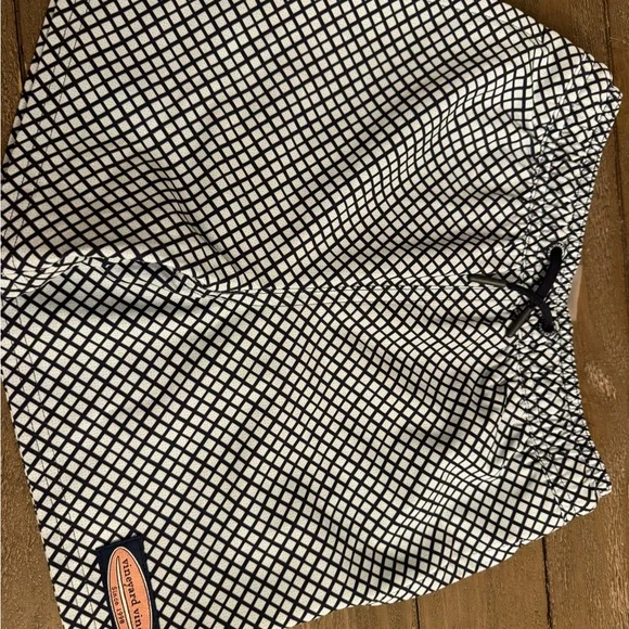 Set of 3 NWT Vineyard Vines boys swim size 7 - Picture 6 of 10